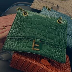❗️SALE❗️New “B” green/gold fashion shoulder/crossbody bag